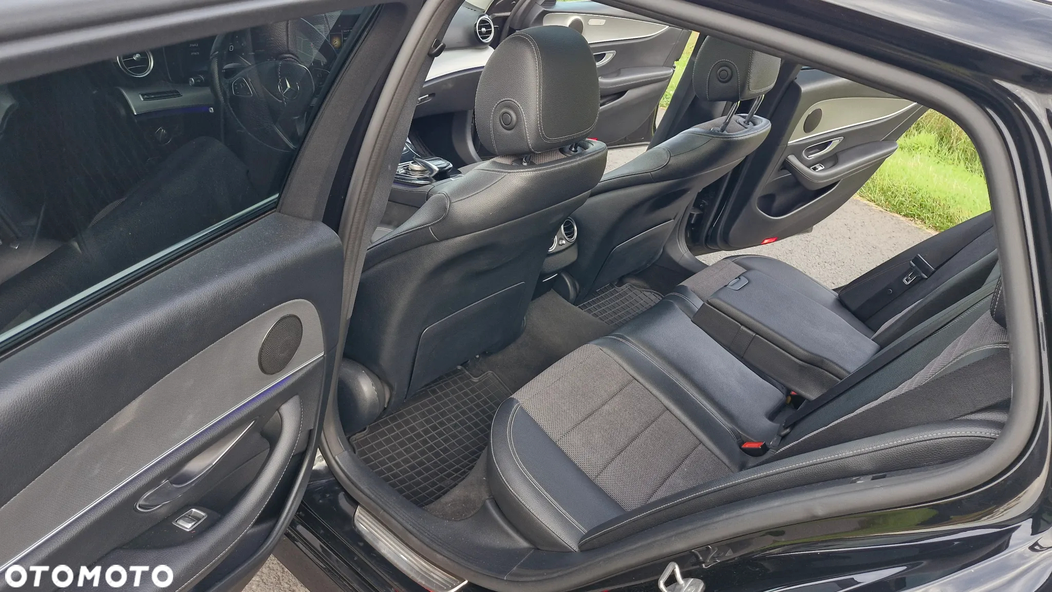 Mercedes-Benz Klasa E 220 d T 9G-TRONIC AMG Line - 27