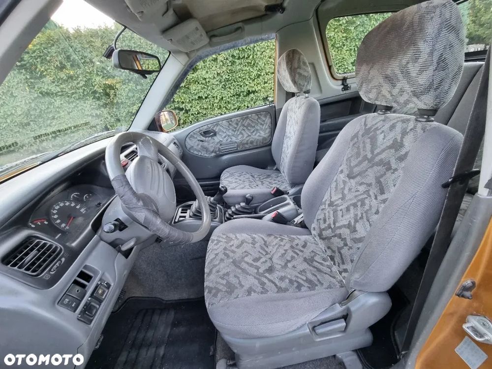 Suzuki Grand Vitara 2.0 - 8