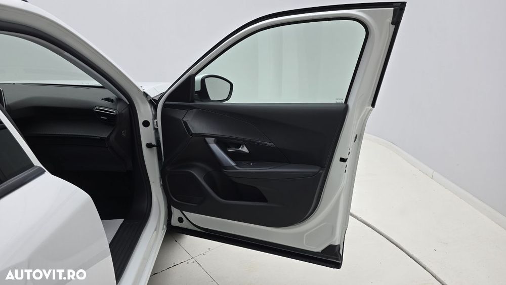 Peugeot 2008 1.5 BlueHDI STT EAT8 Allure - 17