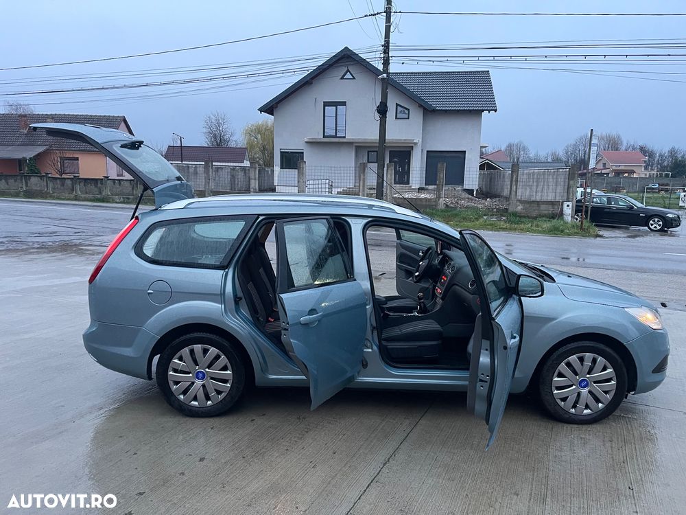 Ford Focus Turnier 1.6 TDCi DPF SYNC Edition - 35