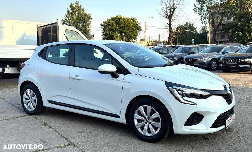 Renault Clio - 11