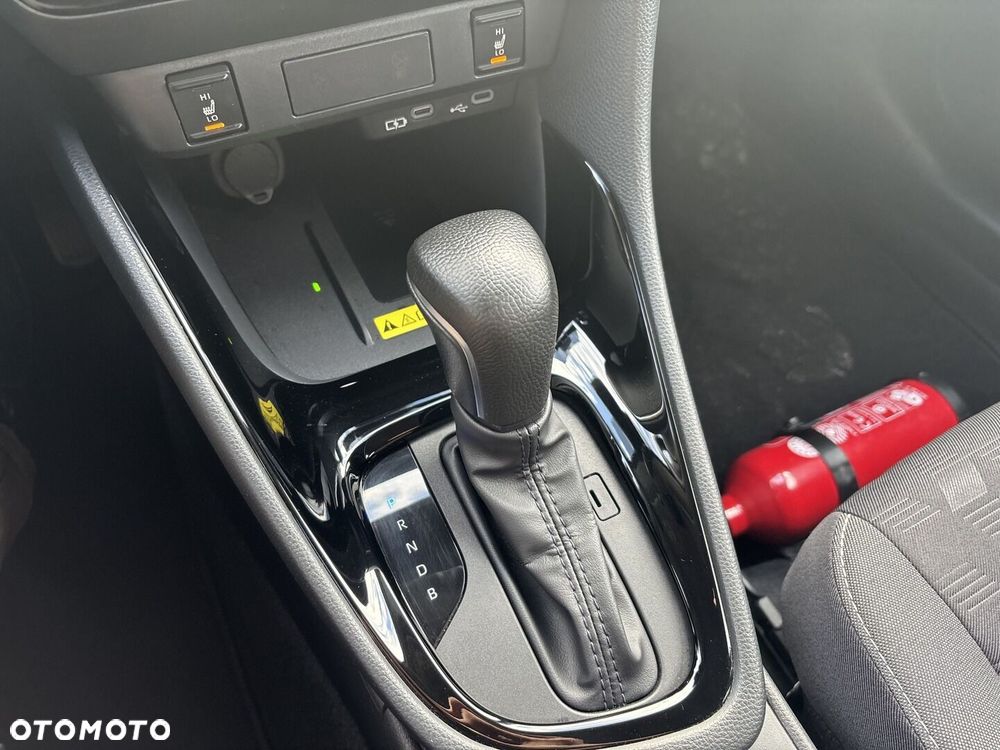 Toyota Yaris Hybrid 1.5 Style - 23