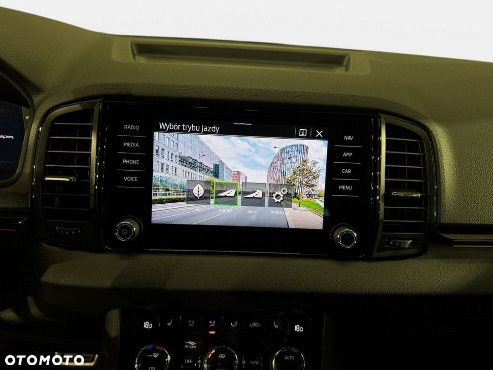 Skoda Karoq 1.5 TSI DSG Sportline - 23