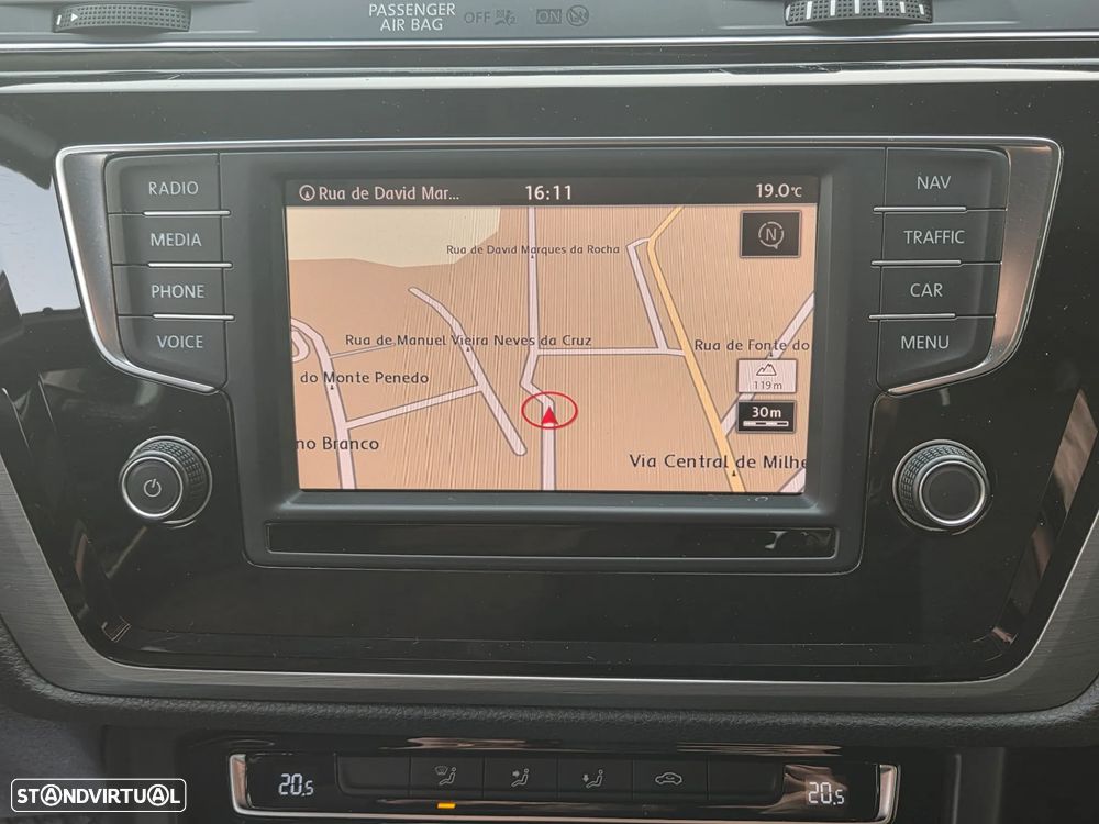 VW Touran 2.0 TDI Highline DSG - 14