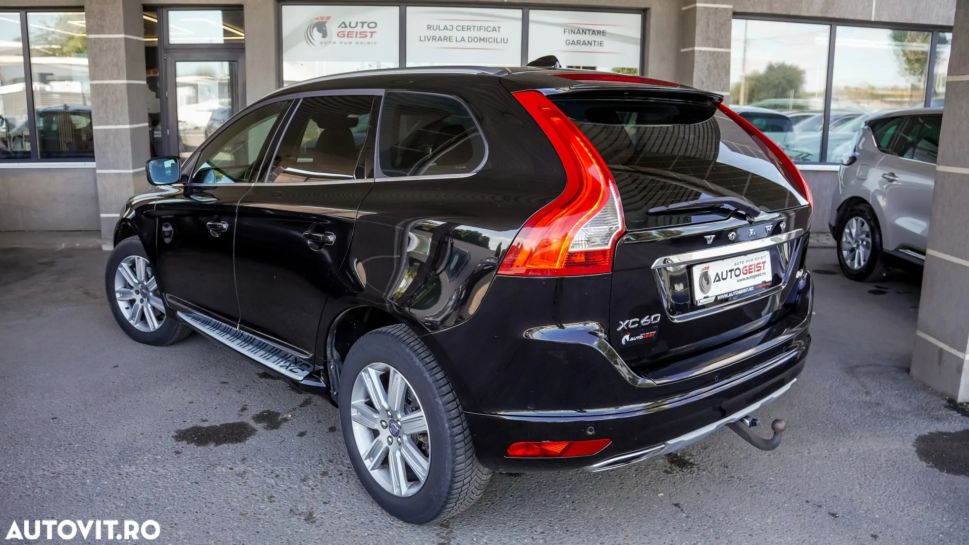 Volvo XC 60 D4 AWD Momentum - 32