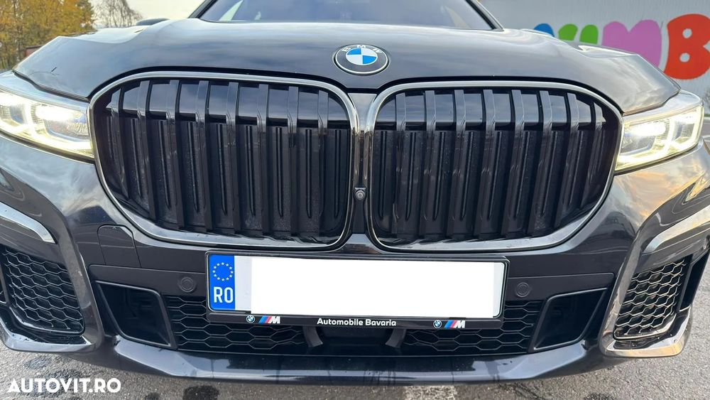 BMW Seria 7 730d xDrive MHEV - 11