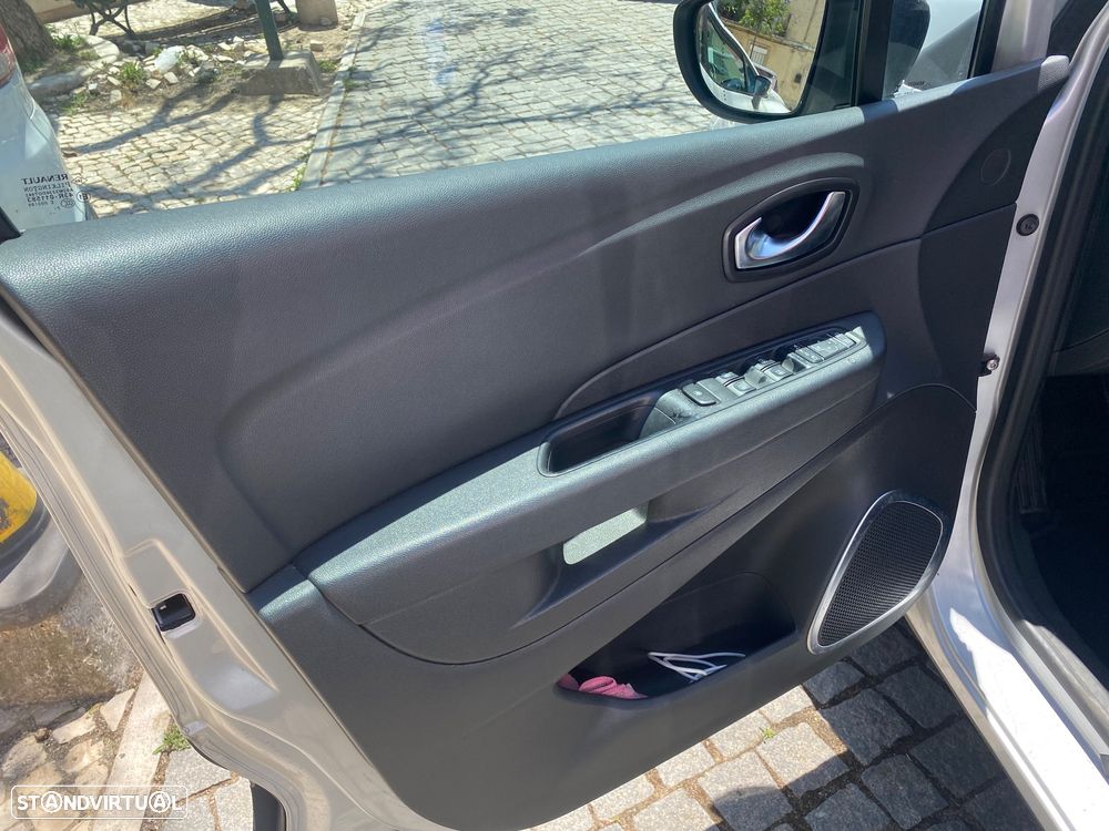 Renault Captur 1.5 dCi Exclusive - 27