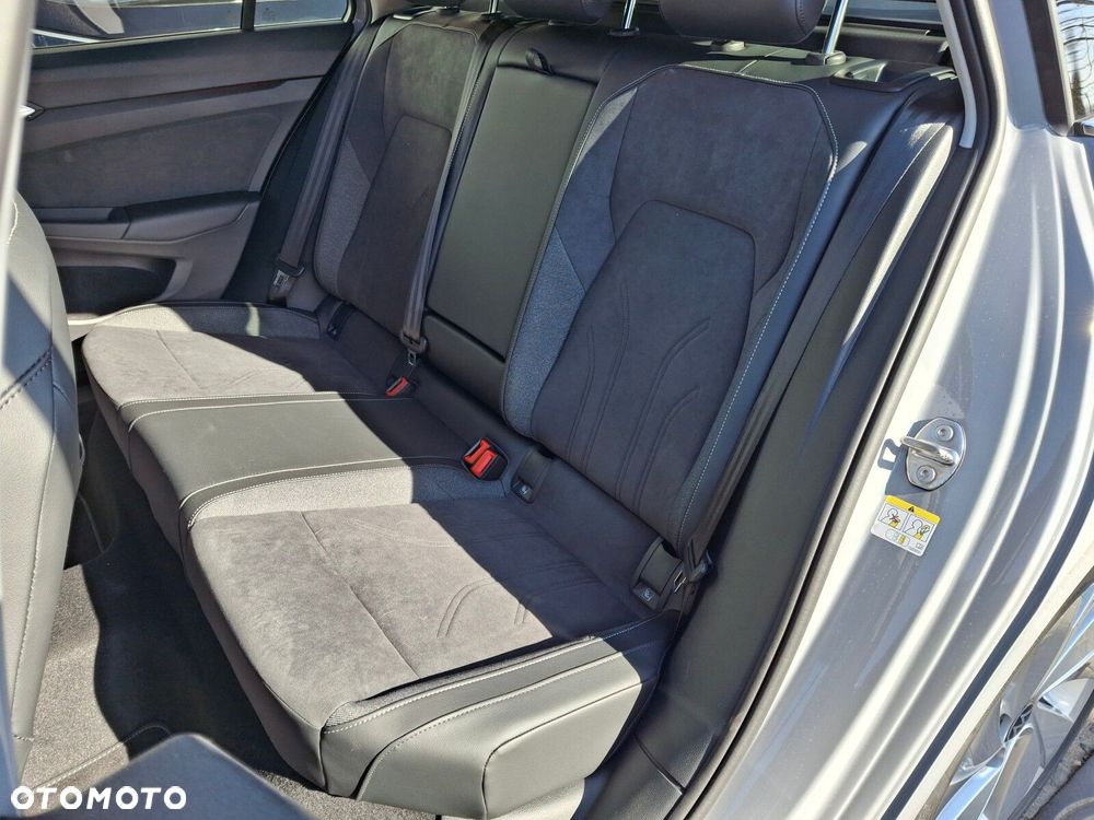 Volkswagen Golf Variant - 16