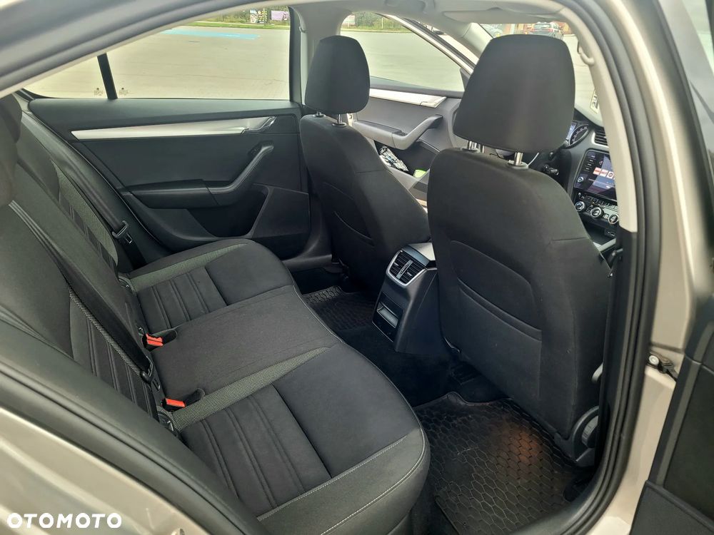 Skoda Octavia 1.5 TSI ACT Ambition - 8