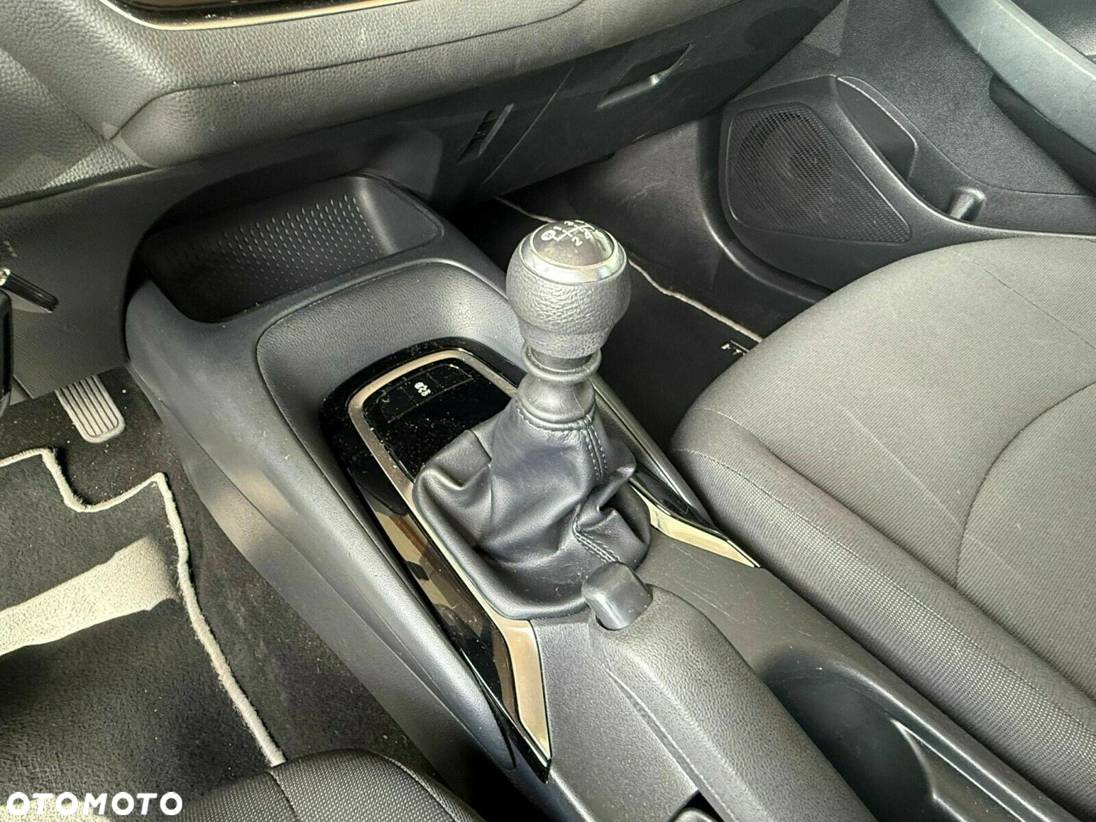 Toyota Corolla - 13