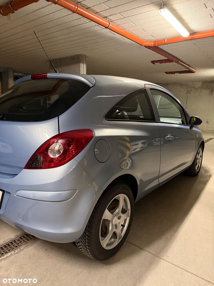 Opel Corsa 1.4 16V Cosmo - 6