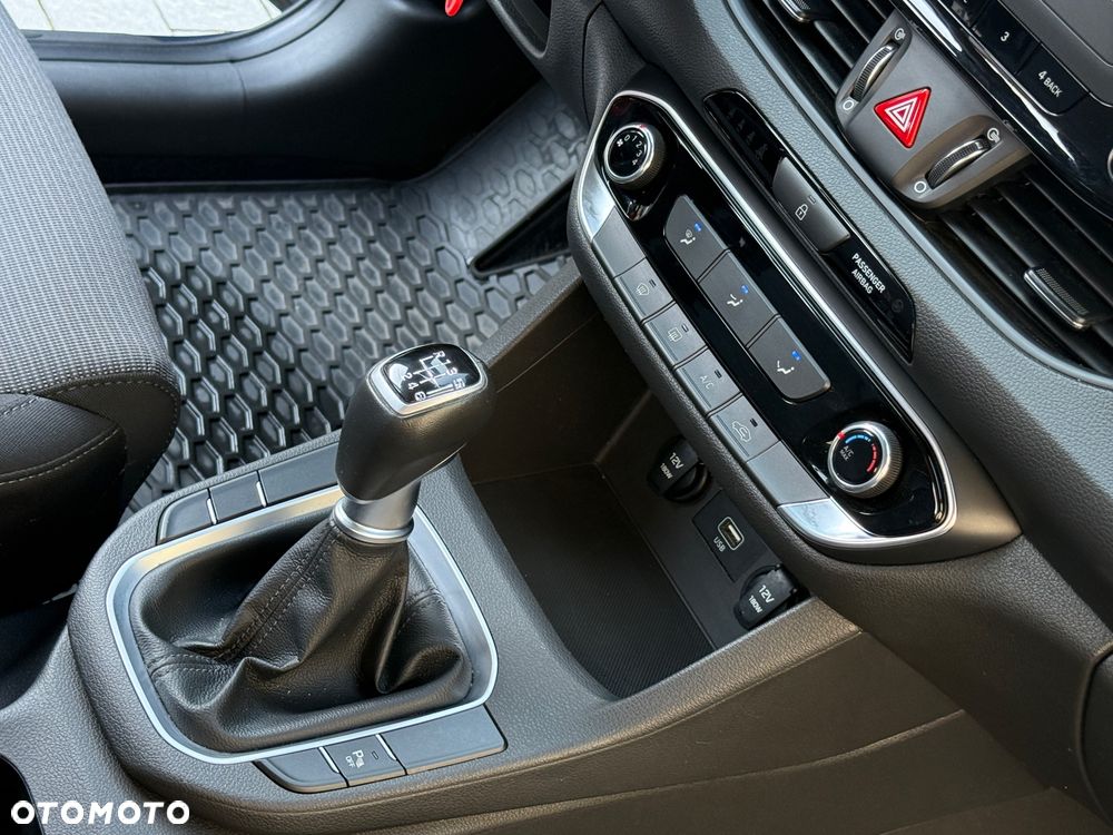 Hyundai i30 1.5 DPI Smart - 26