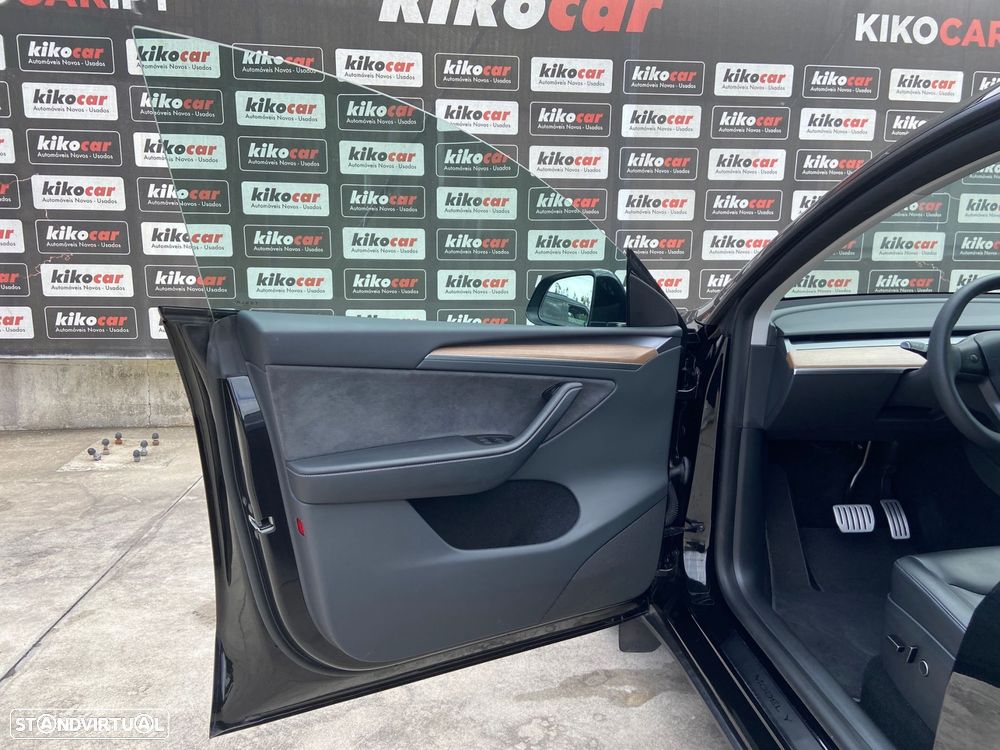 Tesla Model Y Performance Dual Motor AWD - 12