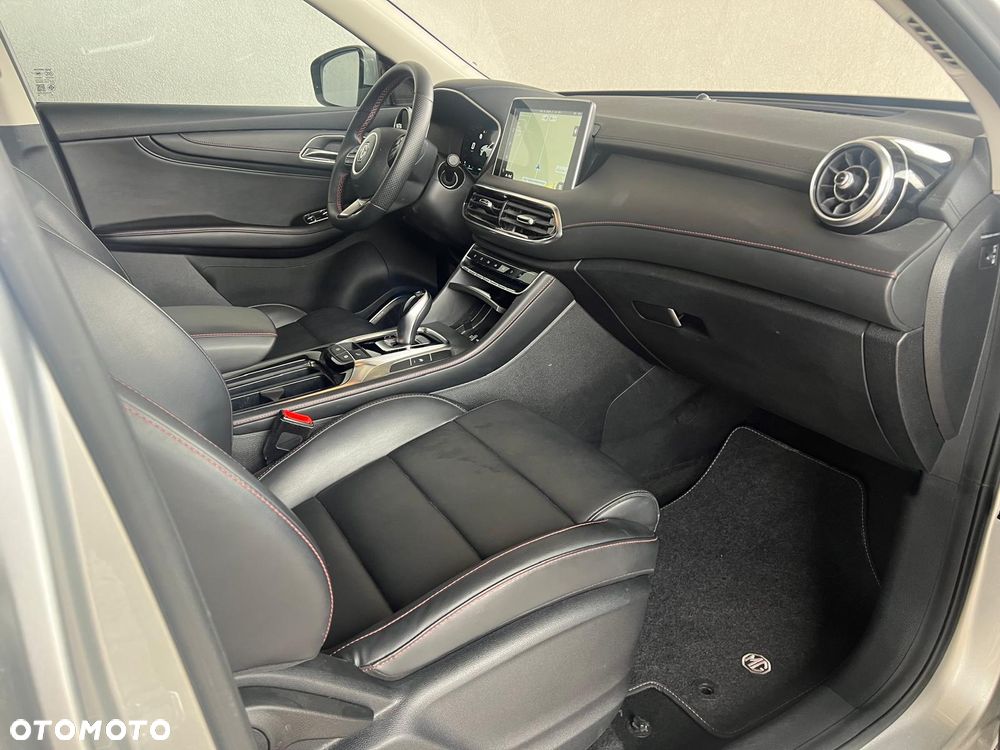 MG HS 1.5 T-GDI Excite DCT - 18