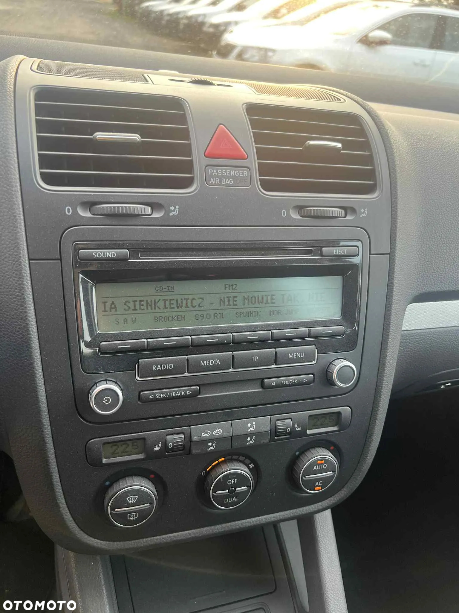 Volkswagen Golf - 5