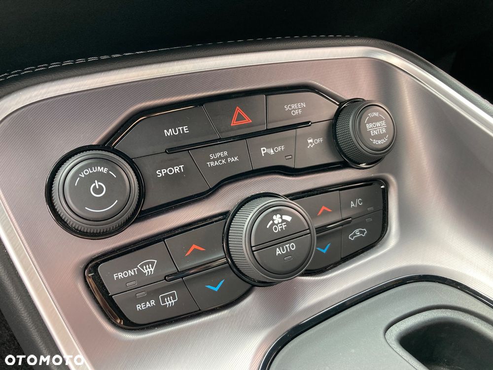 Dodge Challenger 5.7 R/T - 32