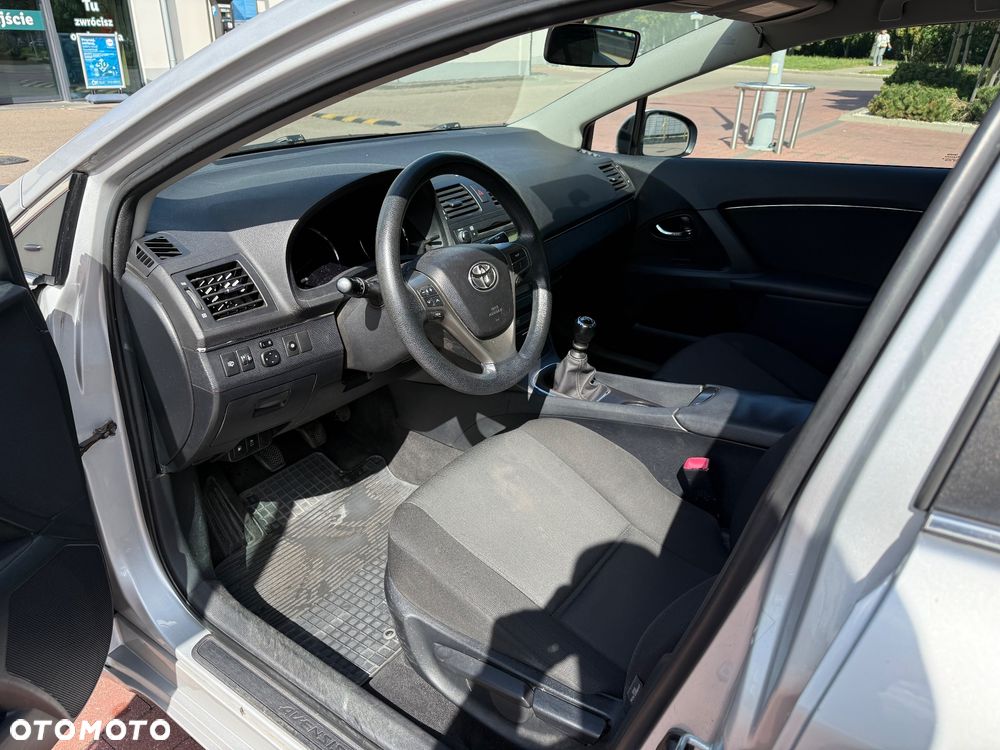 Toyota Avensis 1.6 Luna - 11