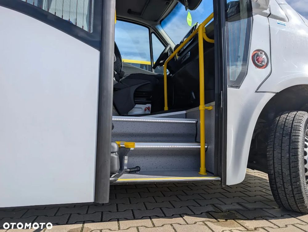 Mercedes-Benz Sprinter 517 - 11