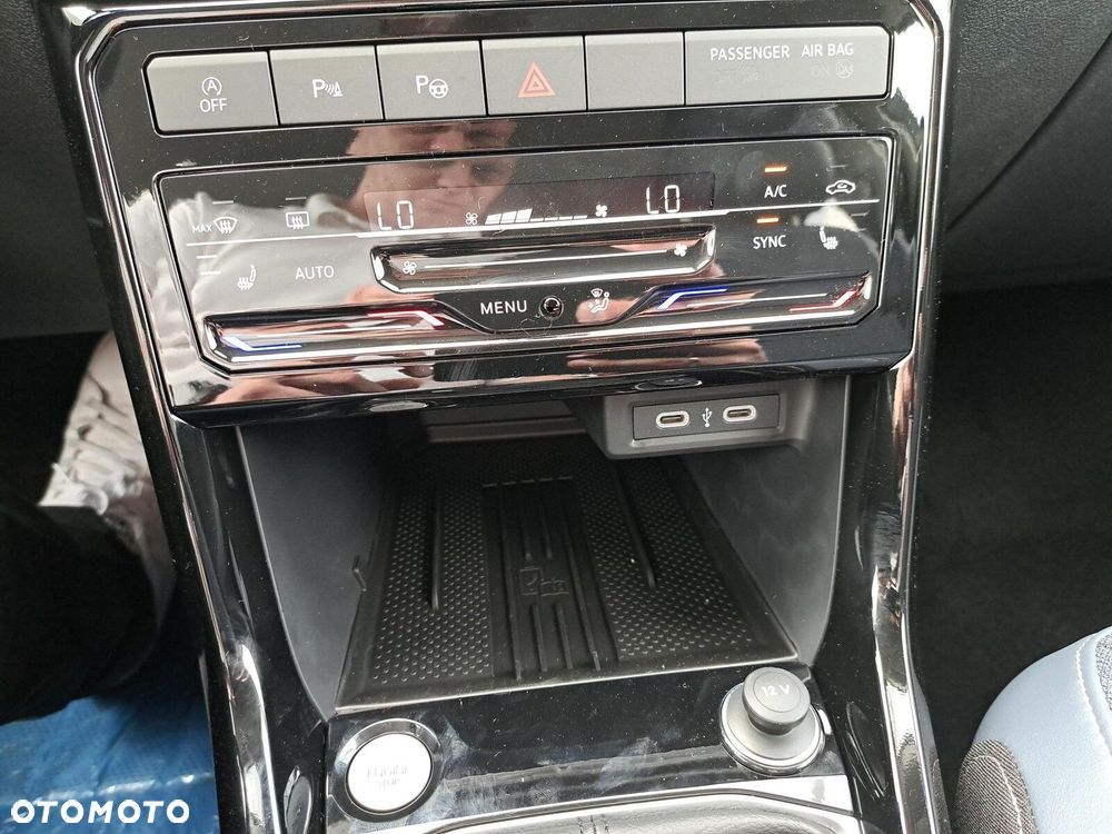 Volkswagen T-Cross 1.5 TSI ACT Style DSG - 17