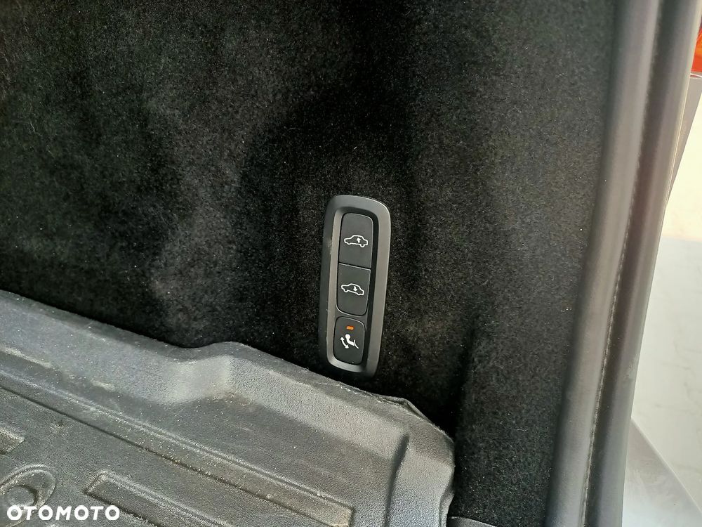 Volvo XC 60 T8 Plug-In Hybrid AWD Ultimate Bright - 36