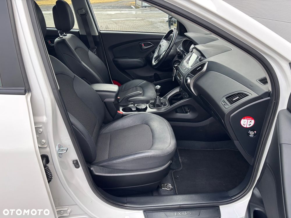 Hyundai ix35 1.6 2WD Fifa World Cup Edition - 30