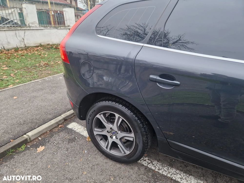 Volvo XC 60 D4 AWD Geartronic Kinetic - 34