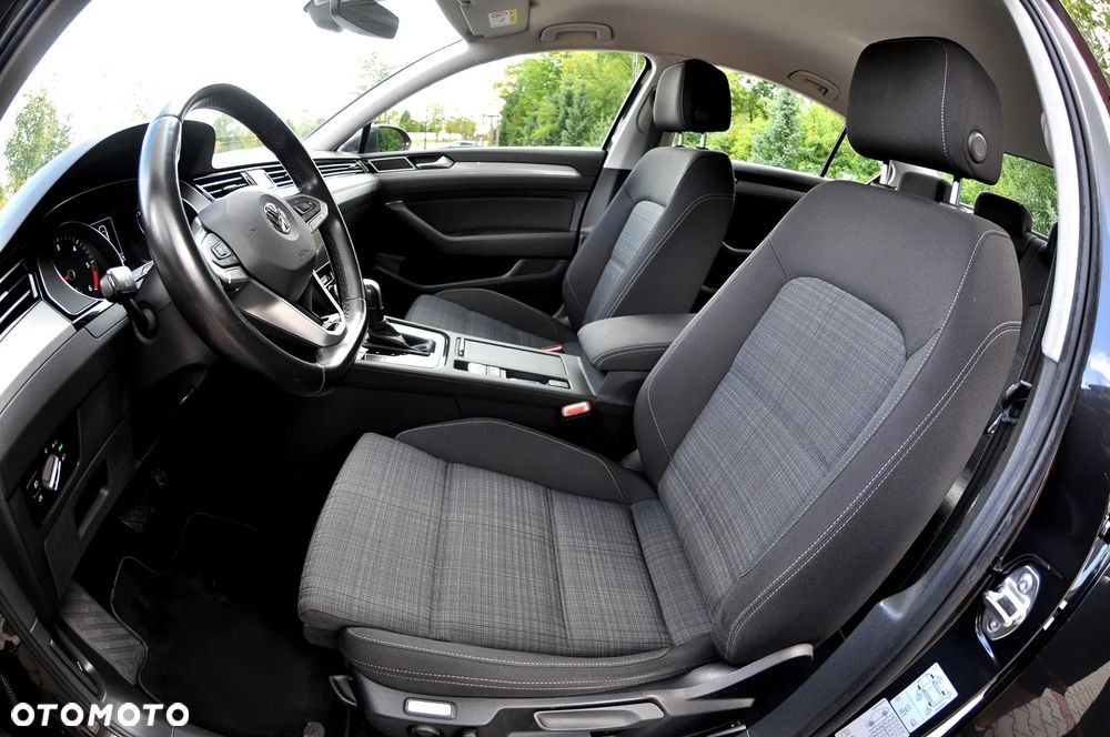 Volkswagen Passat 2.0 TDI EVO Business DSG - 17