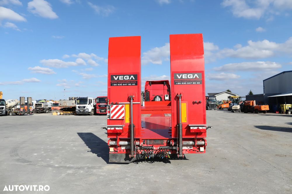 MAN TGX 18.500 4x2 LLS + Trailer Vega 3 axe lowbed - 4