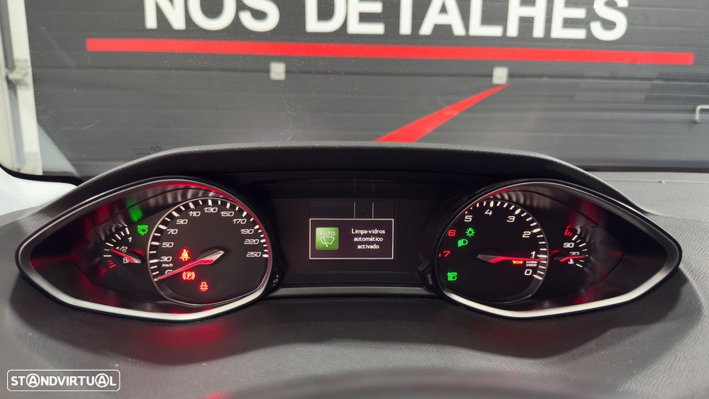 Peugeot 308 1.2 PureTech Allure Full LED - 22