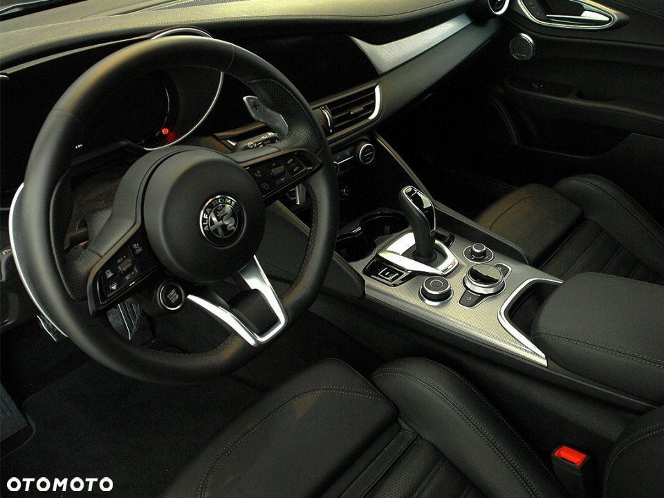 Alfa Romeo Giulia - 11