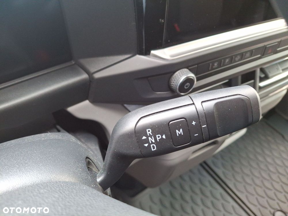 Volkswagen Caravelle - 31