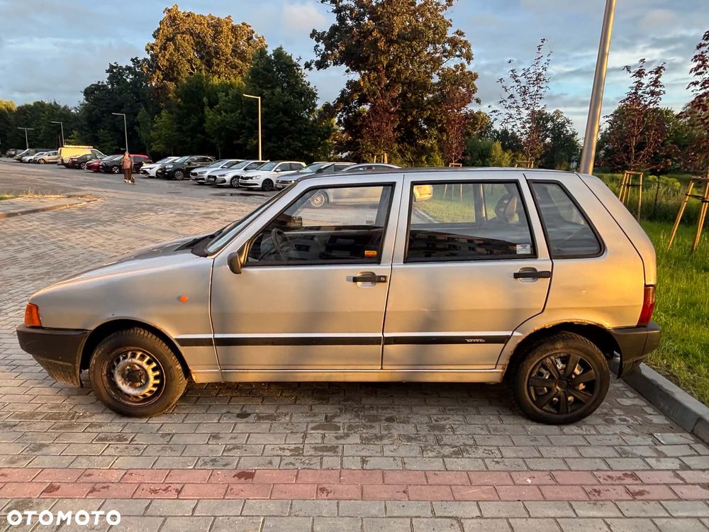 Fiat Uno 899 - 7