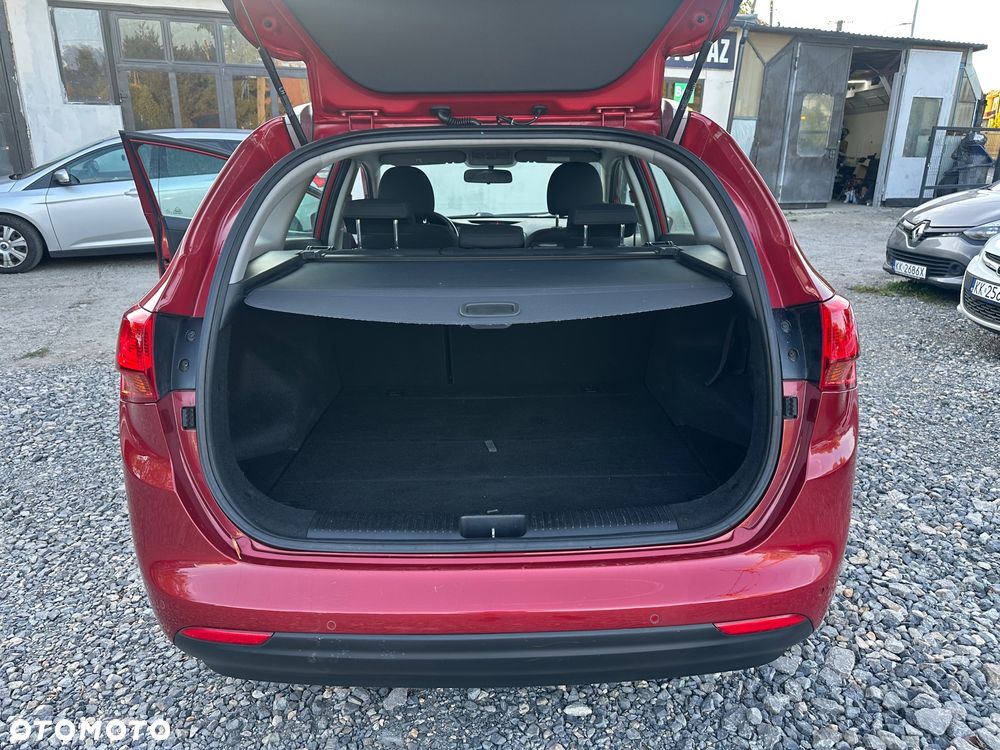 Kia Ceed 1.6 GDI Dream-Team Edition - 17