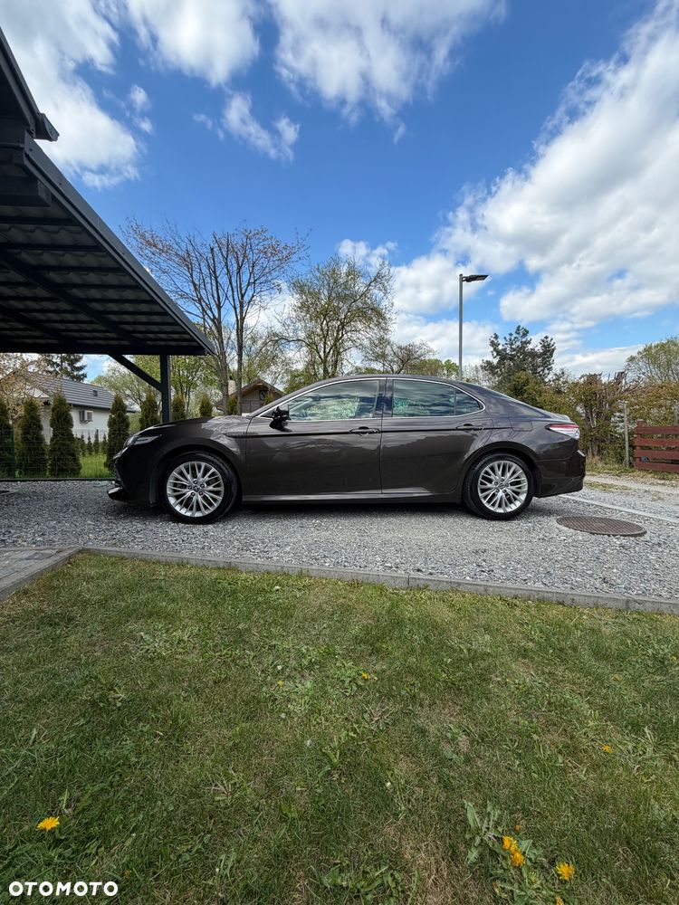 Toyota Camry 2.5 Hybrid Executive CVT - 2