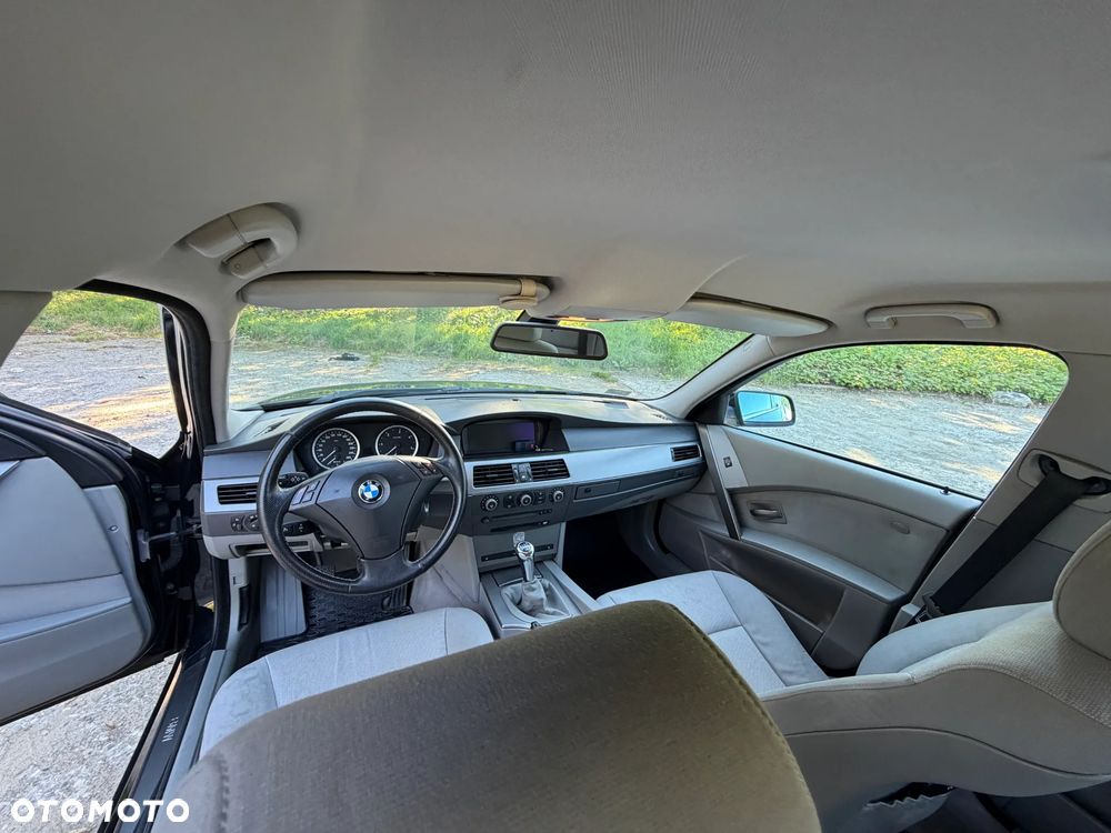 BMW Seria 5 525d - 14