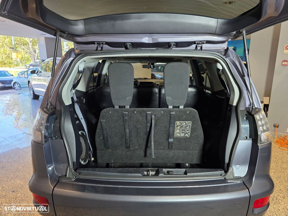 Mitsubishi Outlander 2.2 DI-D Instyle Navi - 35