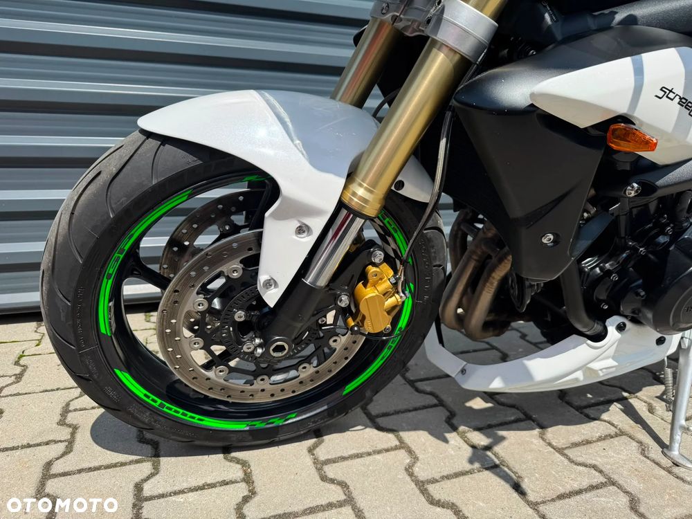 Triumph Street Triple - 11