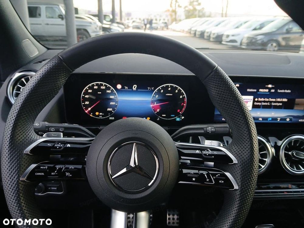Mercedes-Benz GLA 200 AMG Line - 9