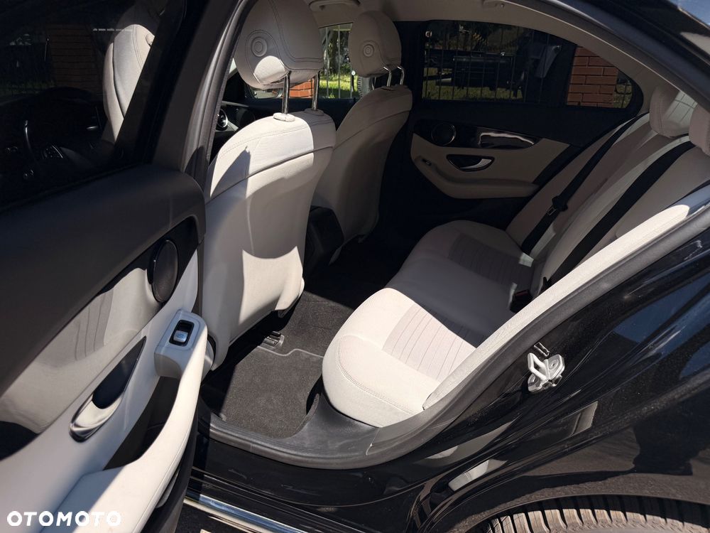 Mercedes-Benz Klasa C 180 7G-TRONIC - 3