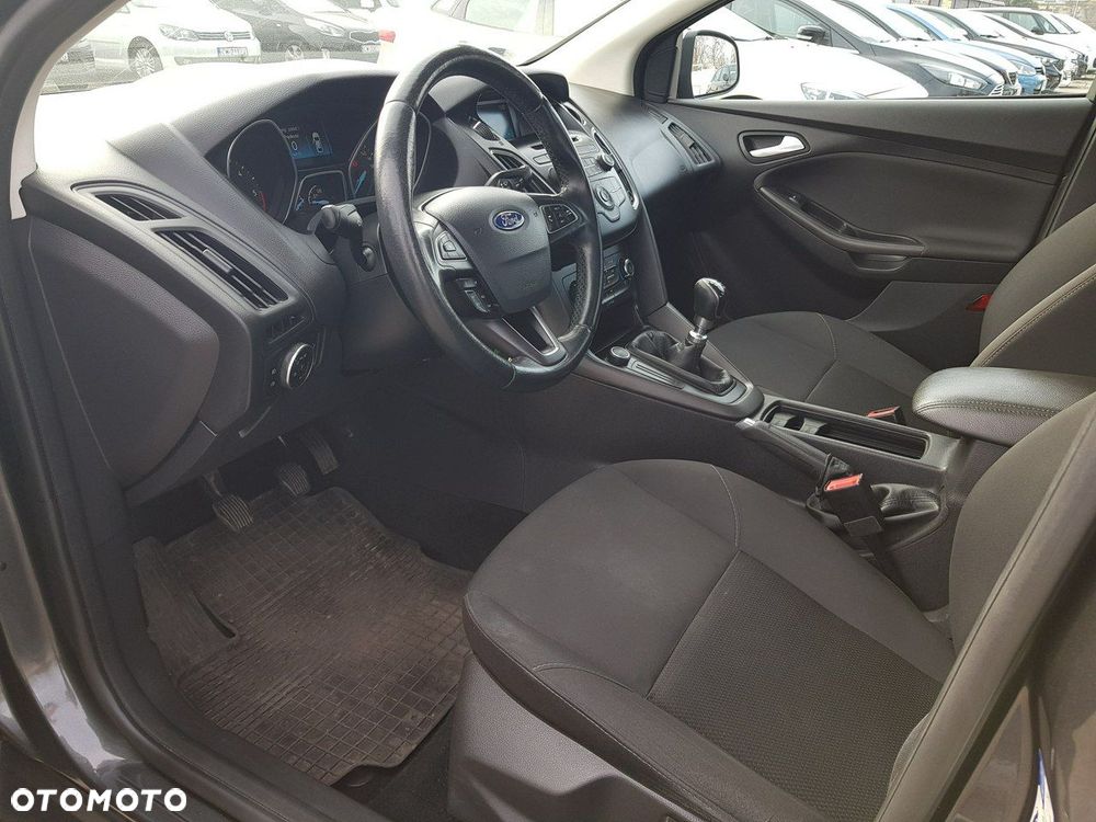 Ford Focus - 10