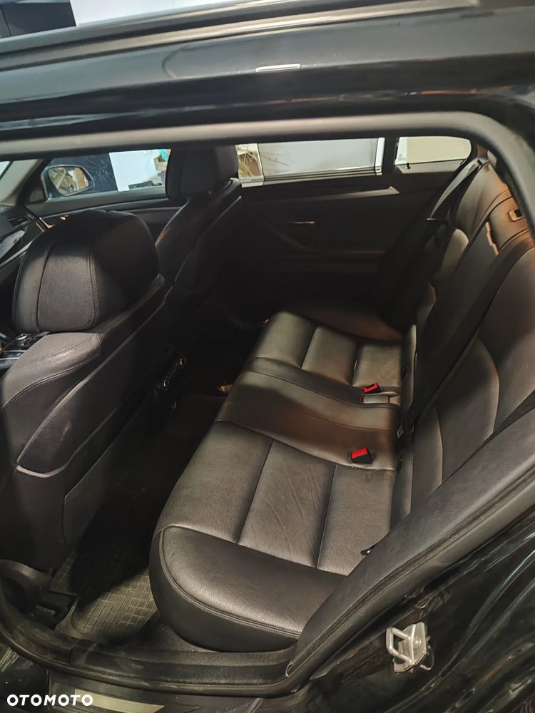 BMW Seria 5 525d Luxury Line - 27