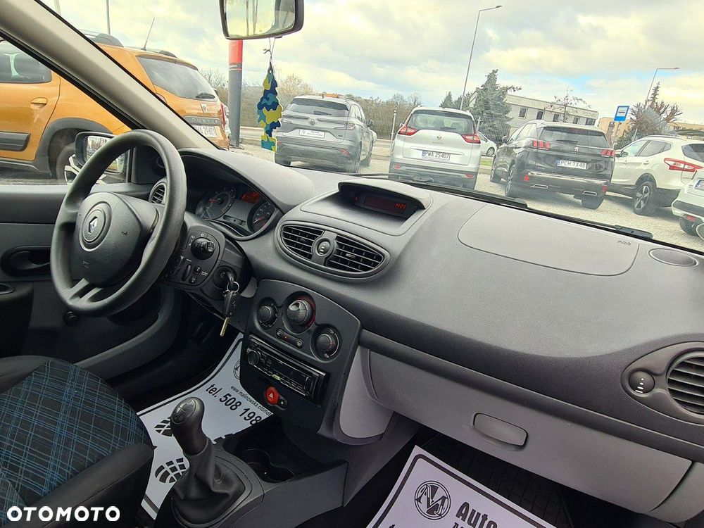 Renault Clio 1.2 16V Authentique - 17
