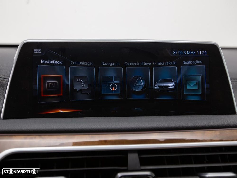 BMW 740 - 29
