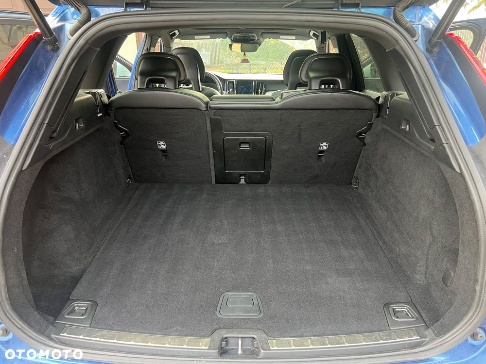 Volvo XC 60 T5 AWD Geartronic RDesign - 12