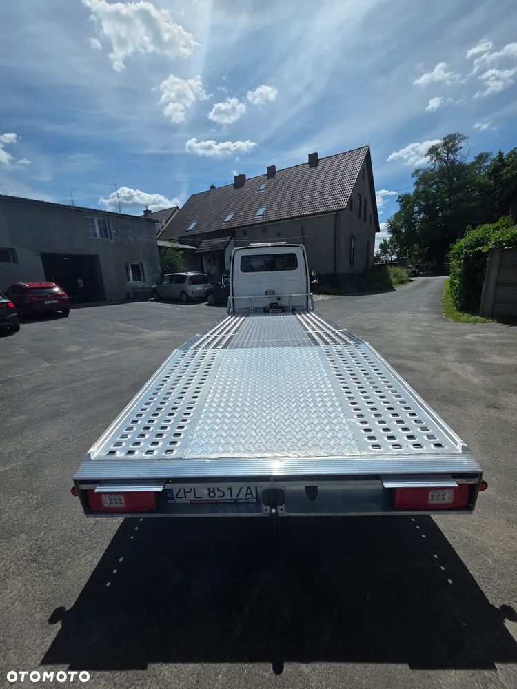 Mercedes-Benz Sprinter - 11