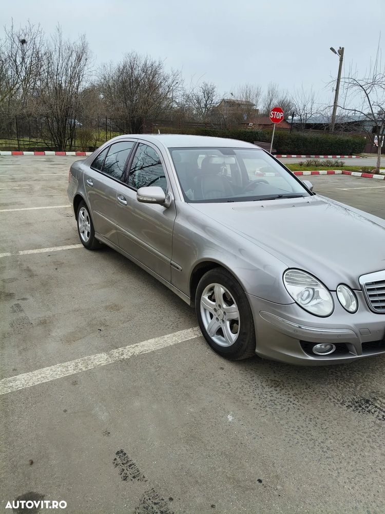 Mercedes-Benz E - 12