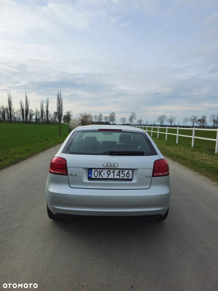 Audi A3 3-drzwiowe 1.6 TDI DPF Ambiente S tronic - 3