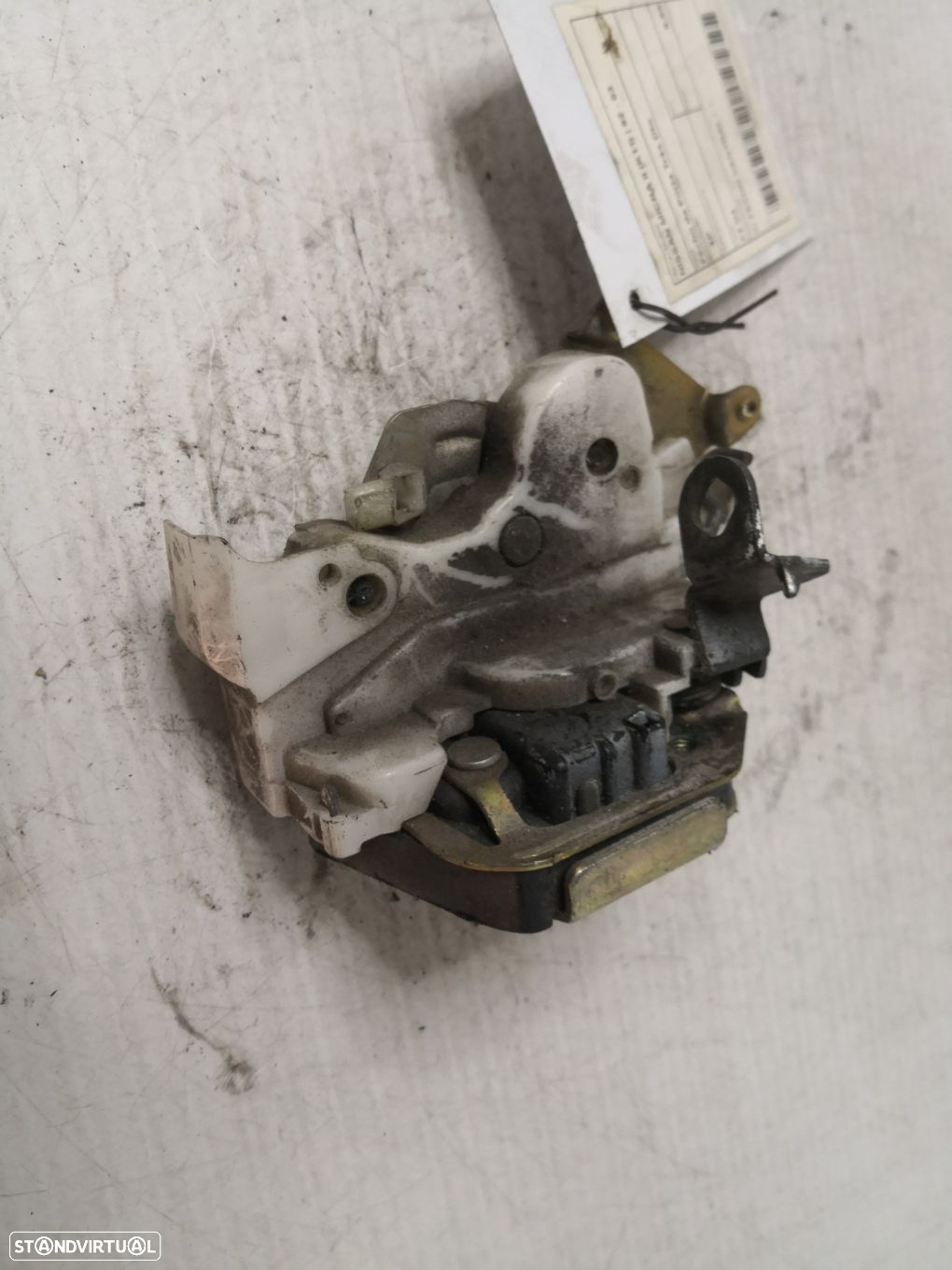 Fecho Da Porta Trás Dto Nissan Micra Ii (K11) - 4