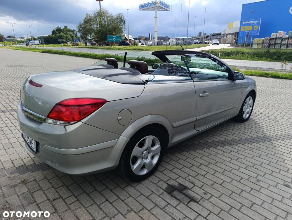 Opel Astra 2.0 T Cosmo - 7