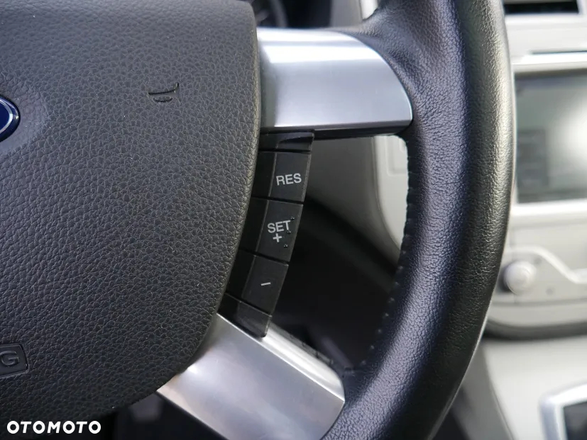 Ford Kuga 2.0 TDCi Titanium - 14